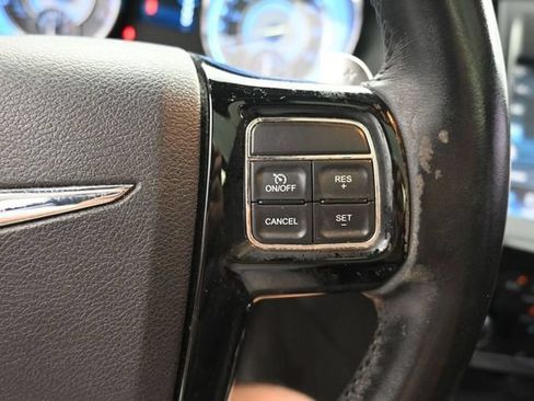 Used 2014 Chrysler 300 S RWD image 29