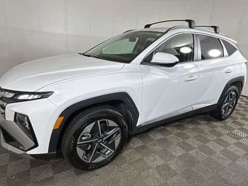 Certified 2025 Hyundai Tucson SEL AWD/4WD image 6