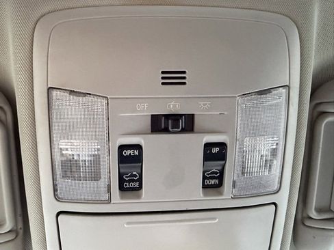 Used 2018 Toyota RAV4 Limited image 34