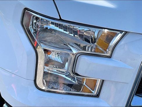 Used 2017 Ford F150 XLT AWD/4WD image 30