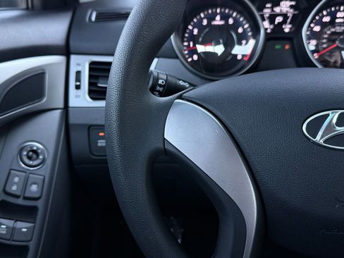 Used 2013 Hyundai Elantra GLS image 33