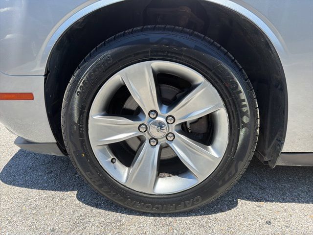 Used 2017 Dodge Challenger SXT RWD image 22