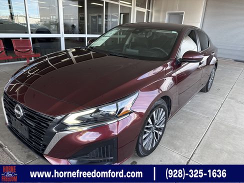 Used 2023 Nissan Altima 2.5 SV image 1