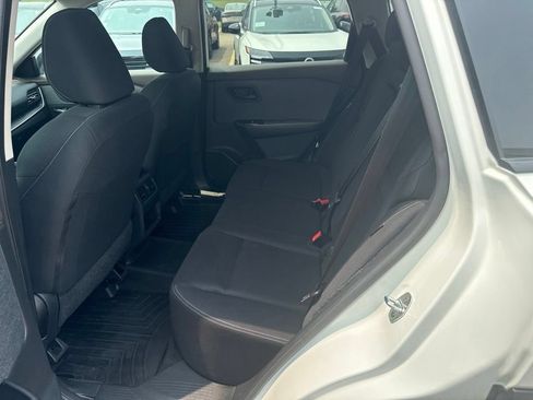 Used 2023 Nissan Rogue S AWD/4WD image 10