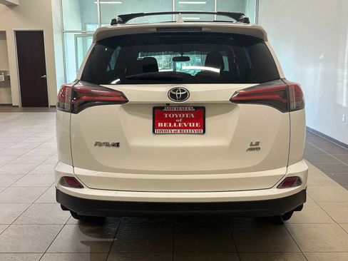 Used 2016 Toyota RAV4 LE image 5