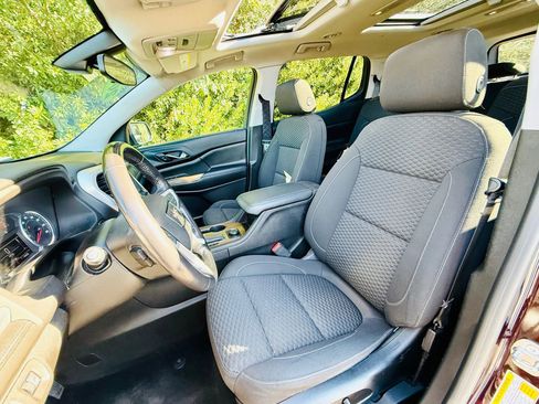 Used 2018 GMC Acadia SLE image 2