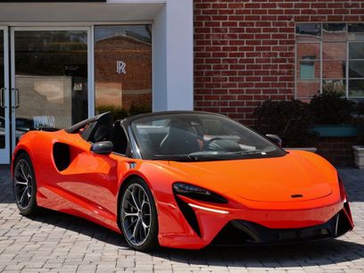 New 2025 McLaren Artura Spider