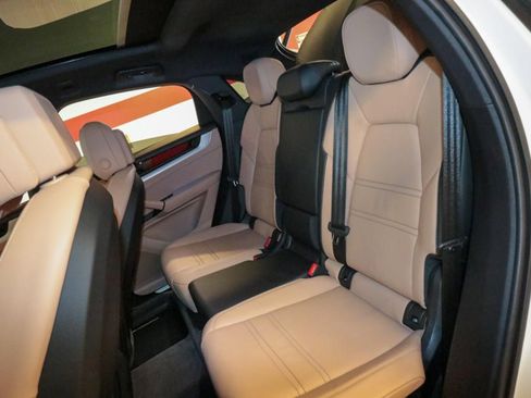 Used 2025 Porsche Cayenne image 16