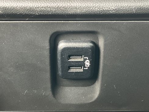 Used 2018 Chevrolet Traverse LT image 18