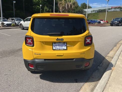 Used 2023 Jeep Renegade Latitude AWD/4WD image 33