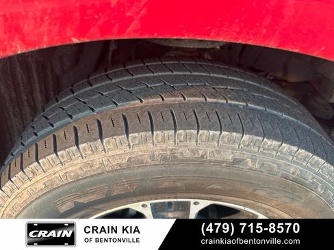 Used 2022 Nissan Titan SV AWD/4WD image 10