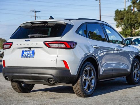 Used 2025 Ford Escape ST-Line w/ Equipment Group 301A image 8