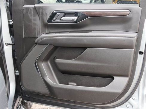 Used 2025 Chevrolet Tahoe LT image 17