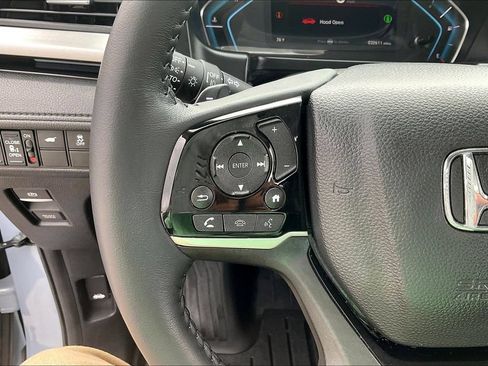 Used 2023 Honda Odyssey Touring image 11