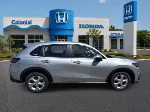 Used 2023 Honda HR-V LX image 8