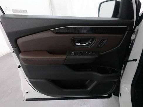 Used 2025 Honda Pilot Elite image 10
