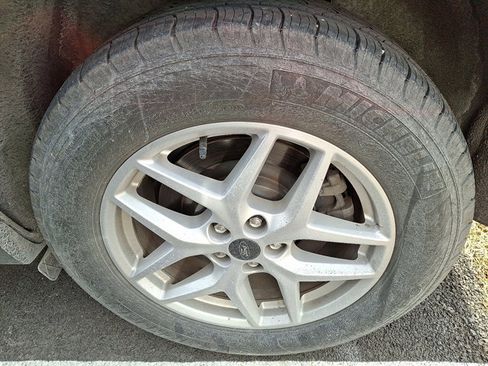 Used 2024 Ford Edge SEL w/ Convenience Package image 7