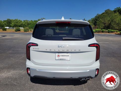 Used 2024 Kia Telluride EX w/ EX Captain's Chair Package FWD image 5