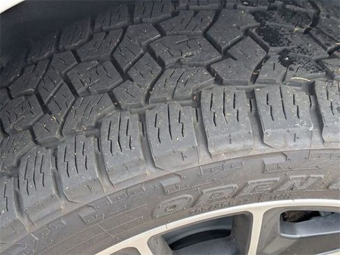 Used 2020 RAM 1500 Limited image 9