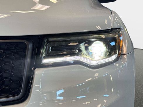 Used 2020 Jeep Grand Cherokee Limited X image 10