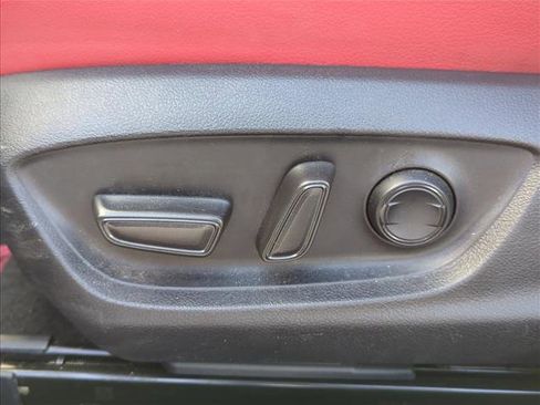 Used 2022 Toyota Camry XSE image 11