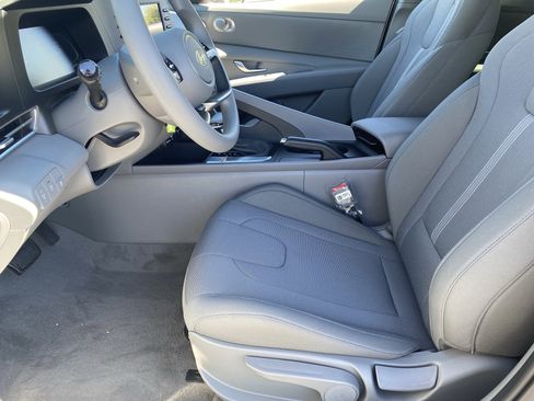 New 2026 Hyundai Elantra SE FWD image 16