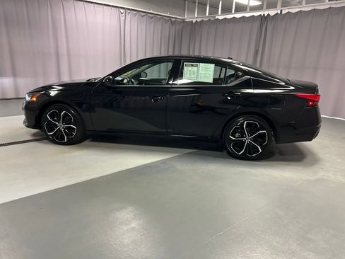 Used 2025 Nissan Altima 2.5 SR AWD/4WD image 4