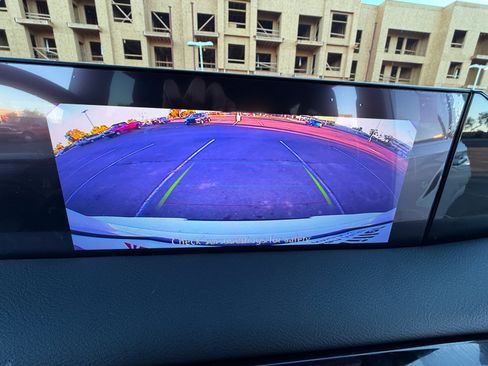 Used 2025 Nissan Armada SV image 29