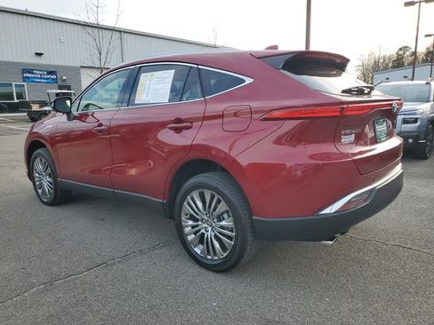 Used 2021 Toyota Venza XLE image 4