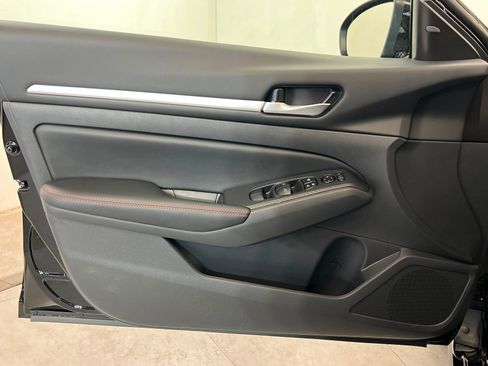 New 2026 Nissan Altima 2.5 SR w/ SR Midnight Edition Package FWD image 14