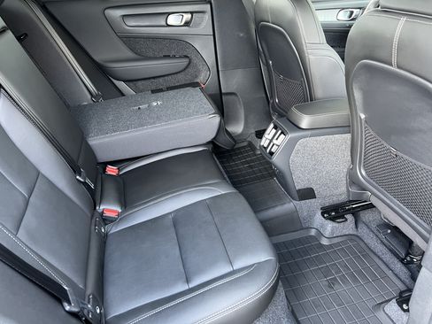 Used 2025 Volvo XC40 B5 Ultra w/ Protection Package Premier AWD/4WD image 21