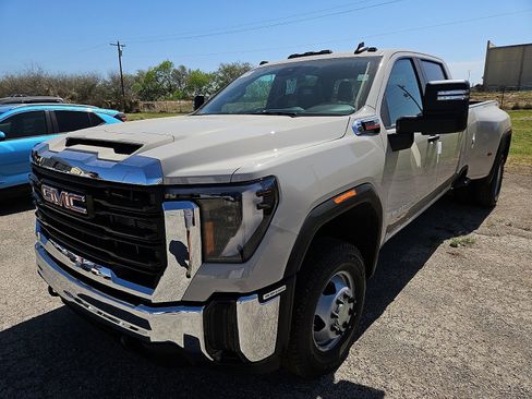New 2026 GMC Sierra 3500 Pro image 1