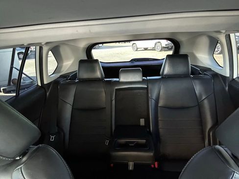 Used 2022 Toyota RAV4 XLE Premium image 27