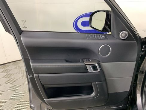 Used 2016 Land Rover Range Rover Sport SE image 13