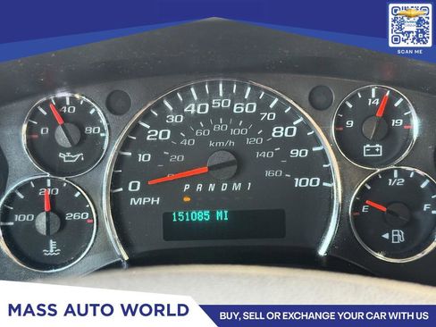 Used 2019 Chevrolet Express 3500 w/ Driver Convenience Package image 16