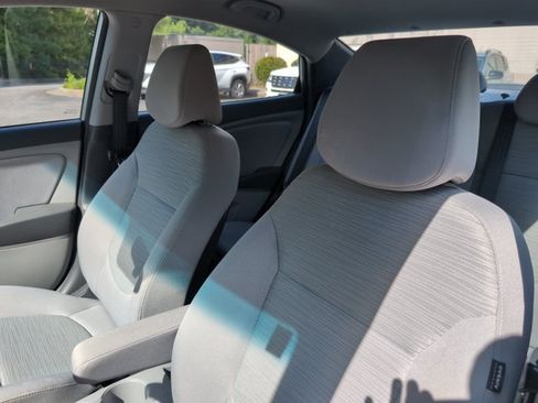 Used 2016 Hyundai Accent SE FWD image 11