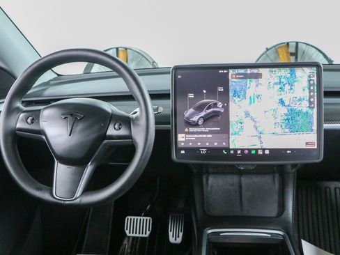 Used 2023 Tesla Model Y AWD image 16