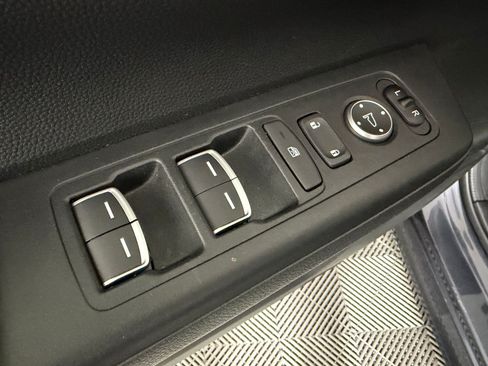 Used 2025 Honda CR-V EX-L image 12