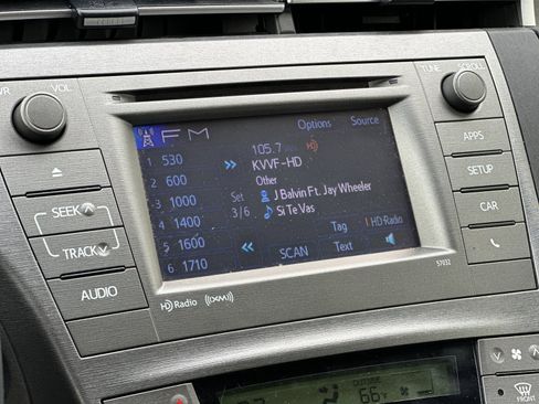 Used 2015 Toyota Prius Plug-In Hybrid image 18