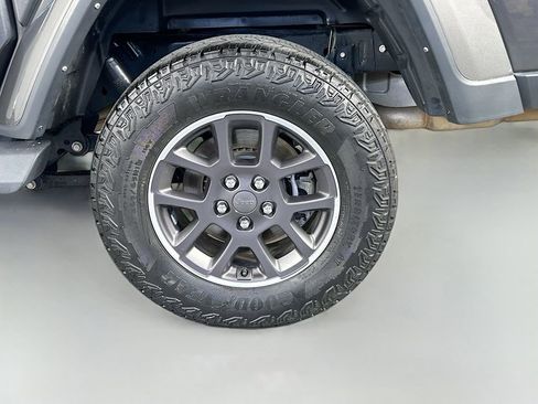 Used 2021 Jeep Gladiator Overland w/ Popular Equipment Package AWD/4WD image 34