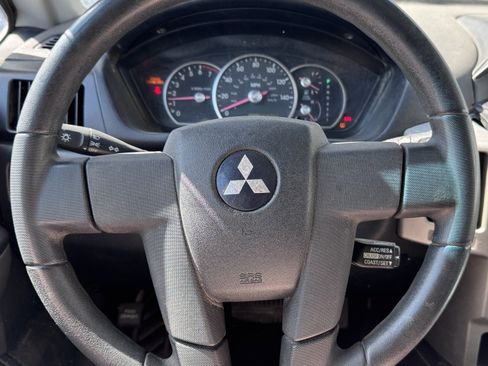 Used 2004 Mitsubishi Endeavor LS AWD/4WD image 16