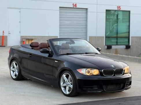 Used 2009 BMW 135i Convertible RWD image 3