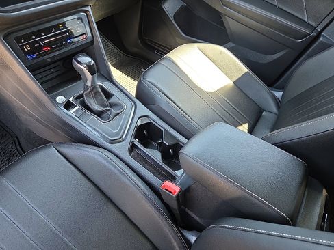 Used 2023 Volkswagen Tiguan SE R-Line FWD image 25