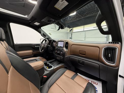 Used 2022 Chevrolet Silverado 1500 High Country w/ Technology Package image 28