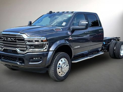 New 2026 RAM 5500 4x4 Crew Cab w/ Laramie Trim Package image 2