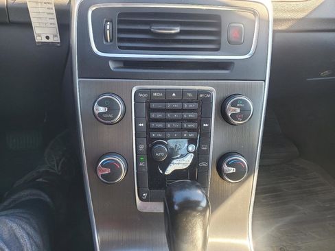 Used 2012 Volvo S60 T5 image 19