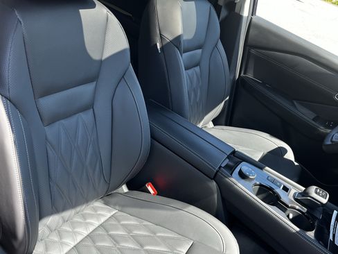 New 2026 Nissan Rogue Platinum AWD/4WD image 17