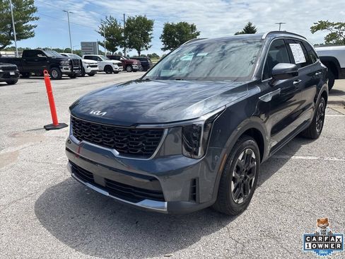 Used 2024 Kia Sorento S FWD image 12