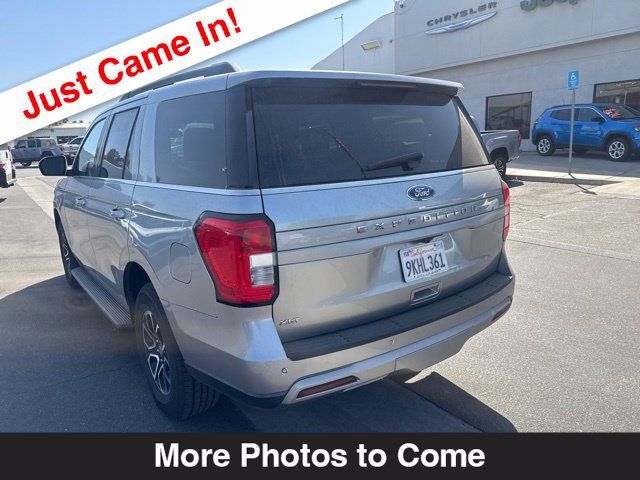 Used 2024 Ford Expedition XLT RWD image 3