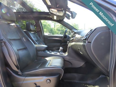 Used 2020 Jeep Grand Cherokee Overland AWD/4WD image 13
